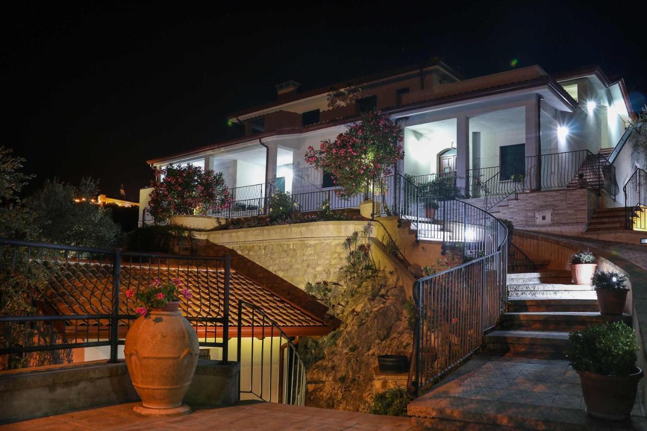 Casa Elisabetta Shortlets Lägenhet Caposele Exteriör bild