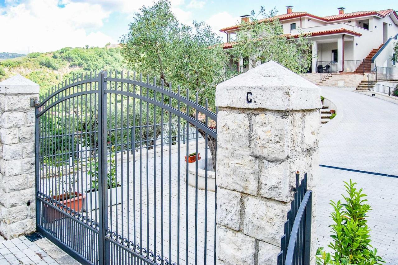 Casa Elisabetta Shortlets Lägenhet Caposele Exteriör bild
