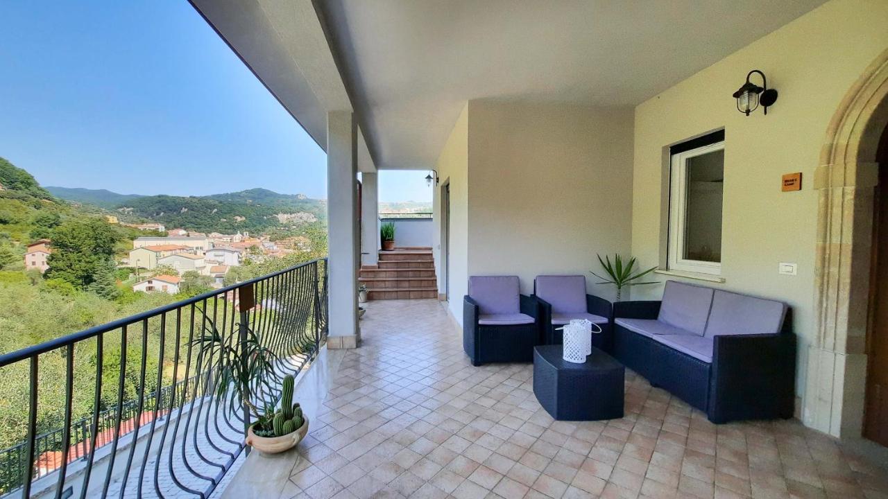 Casa Elisabetta Shortlets Lägenhet Caposele Exteriör bild